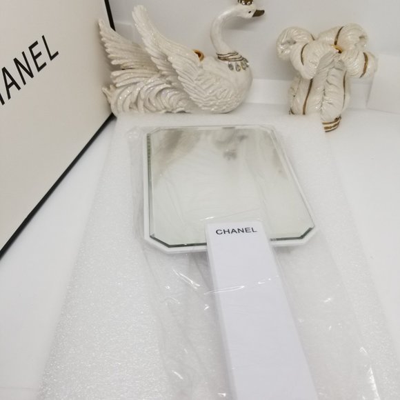 Chanel Hand Held Makeup Mirror NIB White - Picture 2 of 6